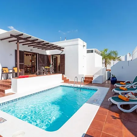 Tara Villa Tías